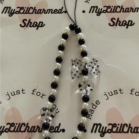 Cell Phone Charm Strap Black & White With Hearts - Picture 1 of 4